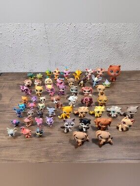 The Littlest Pet Shop Huge Lot Of 56 Pets Dogs-Cats-Other Animals (Read Desc)